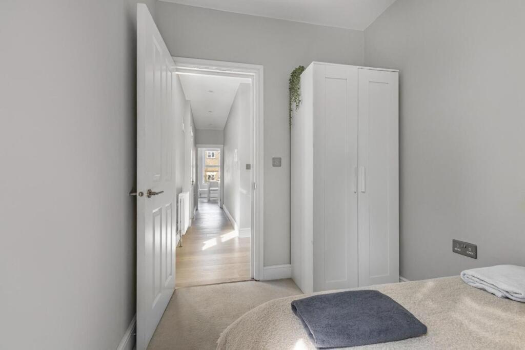 Brilliant 2 Bed - 2 The Southwell Appartement Londen