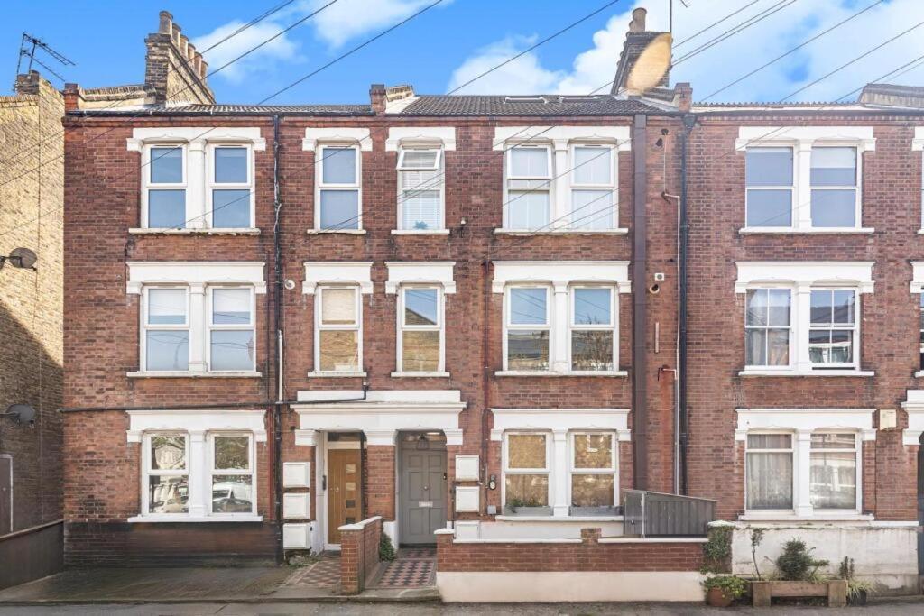 Brilliant 2 Bed - 2 The Southwell Appartement Londen